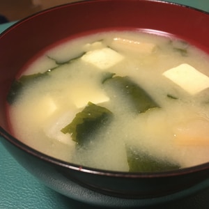 だしの素で簡単 味噌汁 レシピ 作り方 By ニャンコーヒー 楽天レシピ だしの素で簡単 味噌汁 レシピ 作り方 By ニャンコーヒー 楽天レシピ